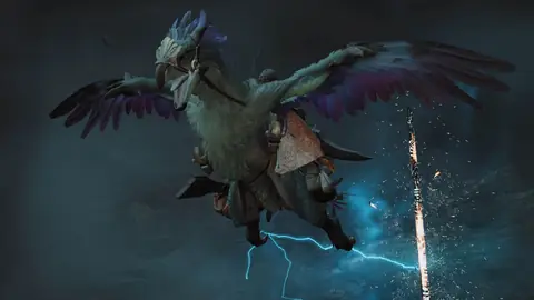 Monster Hunter Wilds – Screenshot von einem Jäger, der während eines Gewitters auf seinem geflügelten, raptorartigen Reittier gleitet.